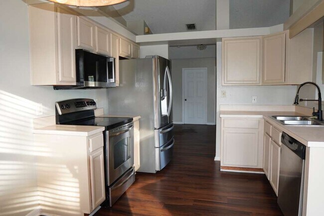 Foto del edificio - 3175 Victoria Dr