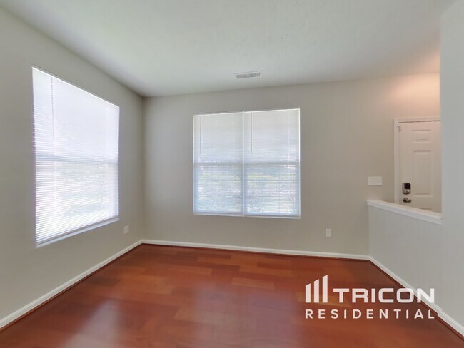 Foto del edificio - 3310 Shadow Creek Blvd