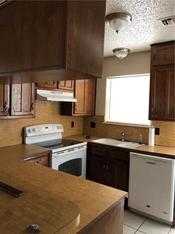 Building Photo - 302 Hollandale Cir