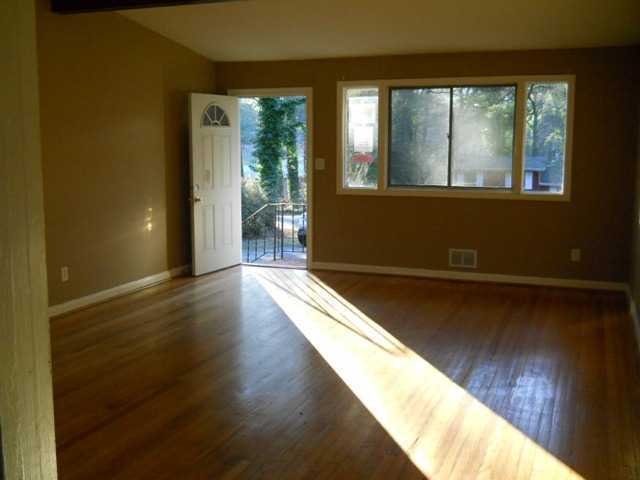 Building Photo - Great Newly Renovated Home