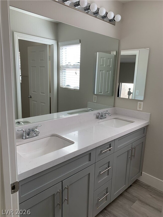 Foto del edificio - 1533 Sabatini Dr