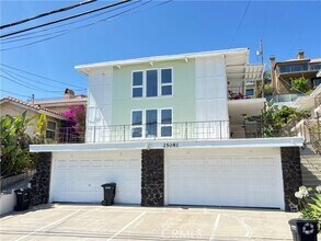 Building Photo - 25081 La Cresta Dr