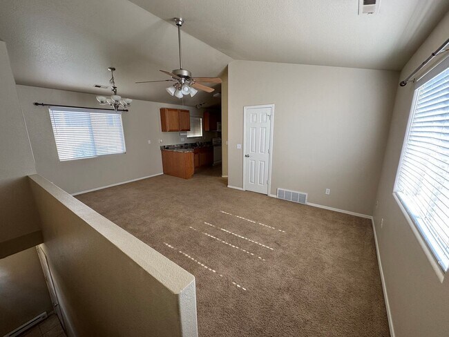 Foto del edificio - Perfect 1Bed 1Bath Unit right by I-25!!!