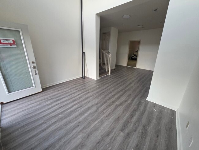 Ground floor - 394 Hilton Rd