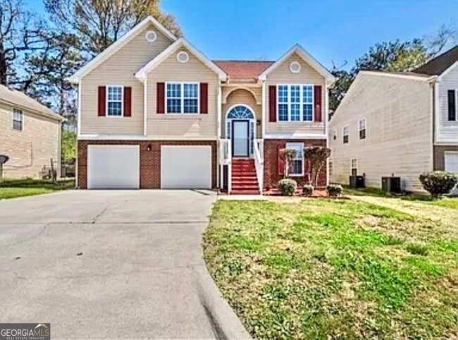 Building Photo - 5450 Twin Lakes Dr