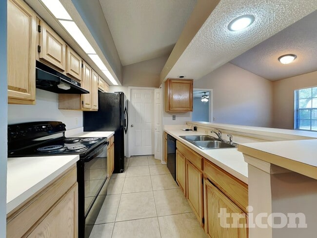 Foto del edificio - 8129 Mactavish Way W