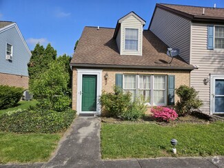 Building Photo - 16 Brookline Ct