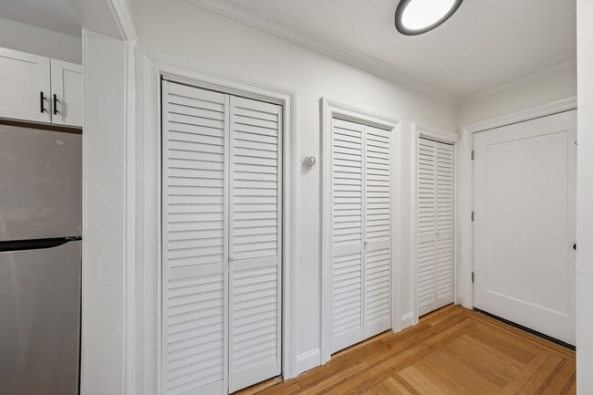 Building Photo - 286 Central Ave