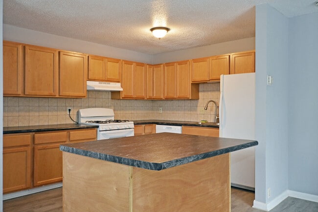 Building Photo - 7306 72nd Ln N
