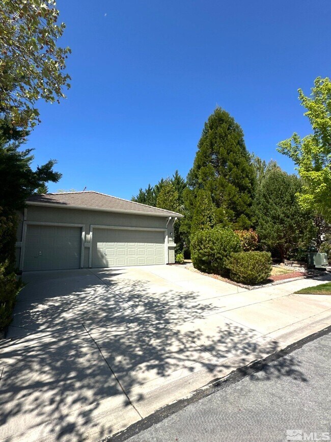 Building Photo - 2662 Pride Dr