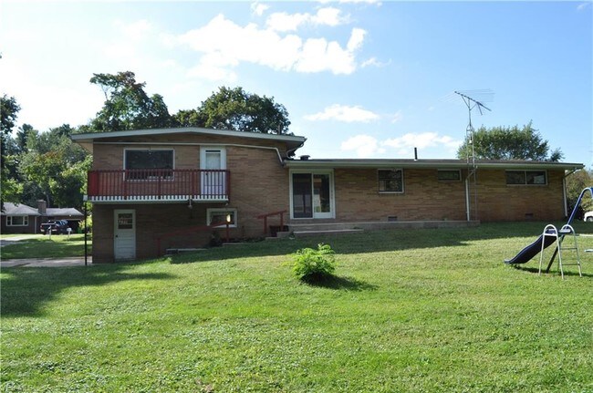 Building Photo - 1212 Pleasantview Ave SE