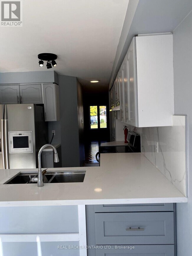 Building Photo - 80 Redfinch Way