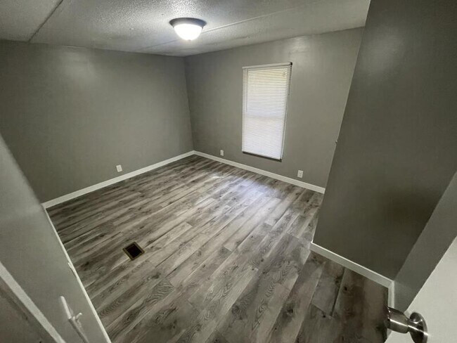 Foto del edificio - 939 King Rd