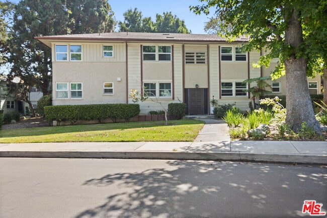 Building Photo - 5830 Bowcroft St