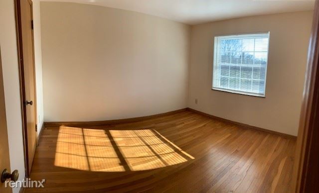 Foto del edificio - 2 br, 1 bath Townhome - 2047 Ridgeview Rd.