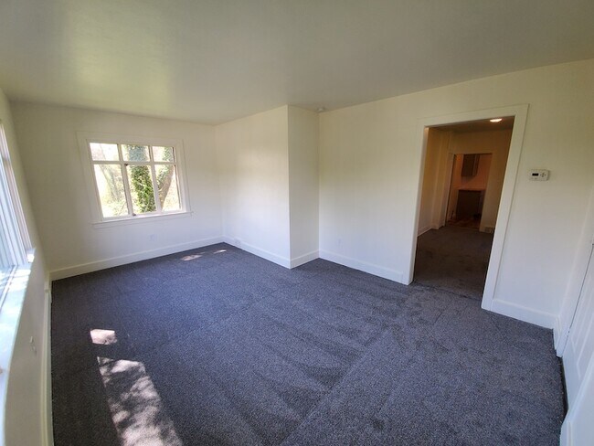 Building Photo - 234 Evaline St