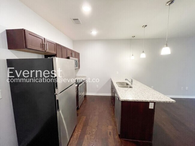 Building Photo - 1118 Litton Ave