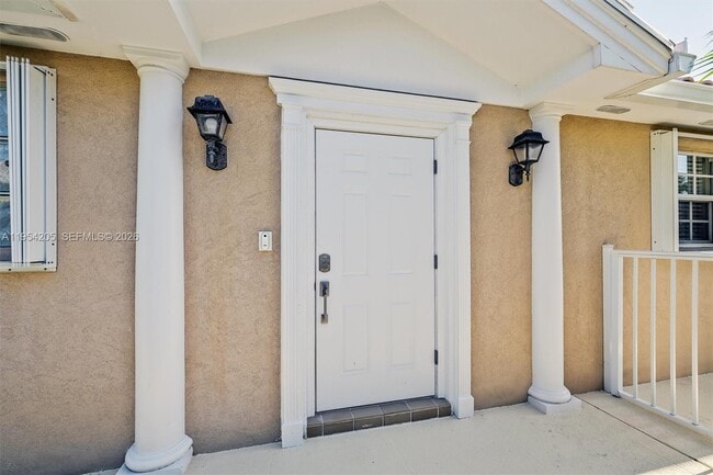 Building Photo - 10733 SW Elsinore Dr