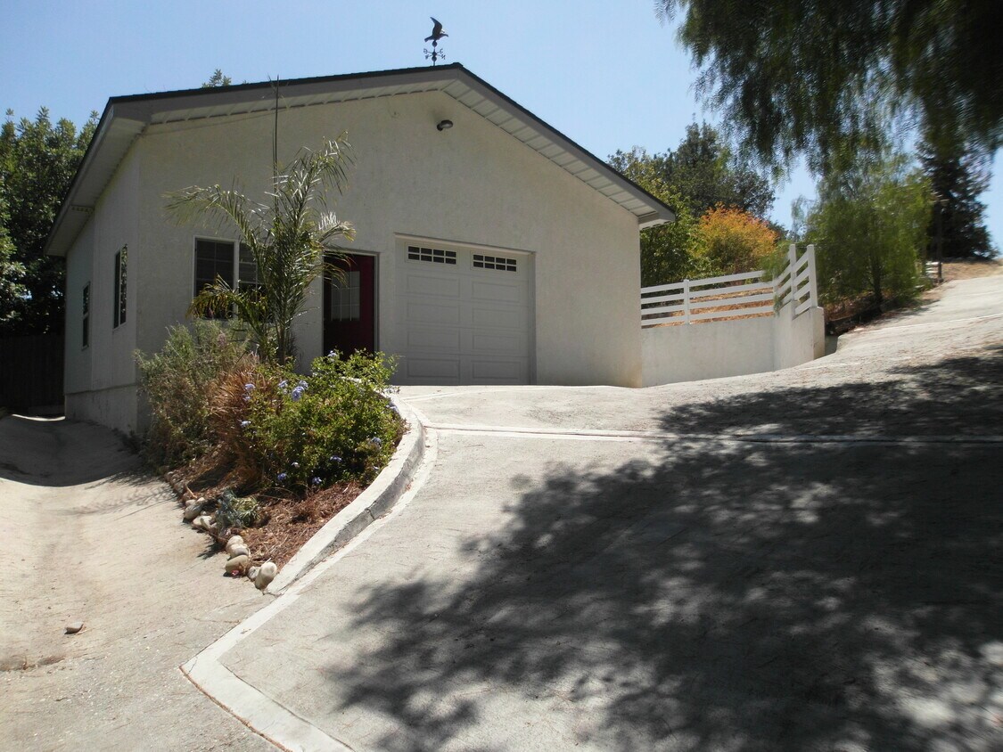 5643 Shirley Ave, Los Angeles, CA 91356 House Rental in Los Angeles