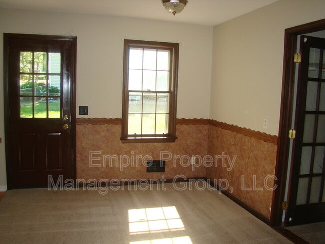 Building Photo - 2120 Bedford Way