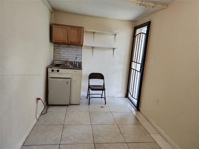 Foto del edificio - 4971 NW 13th St