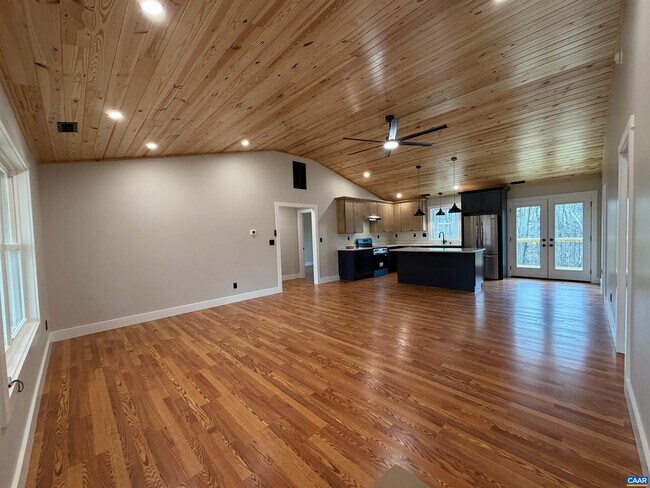 Foto del edificio - 487 Montreal Ln