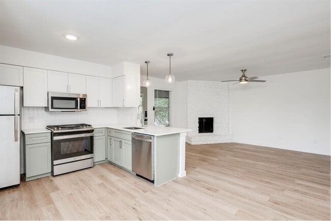 Building Photo - 900 Cougar Cove