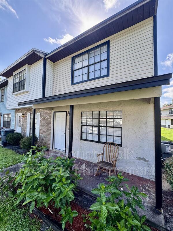 Foto del edificio - 1415 Ridge Lake Ct