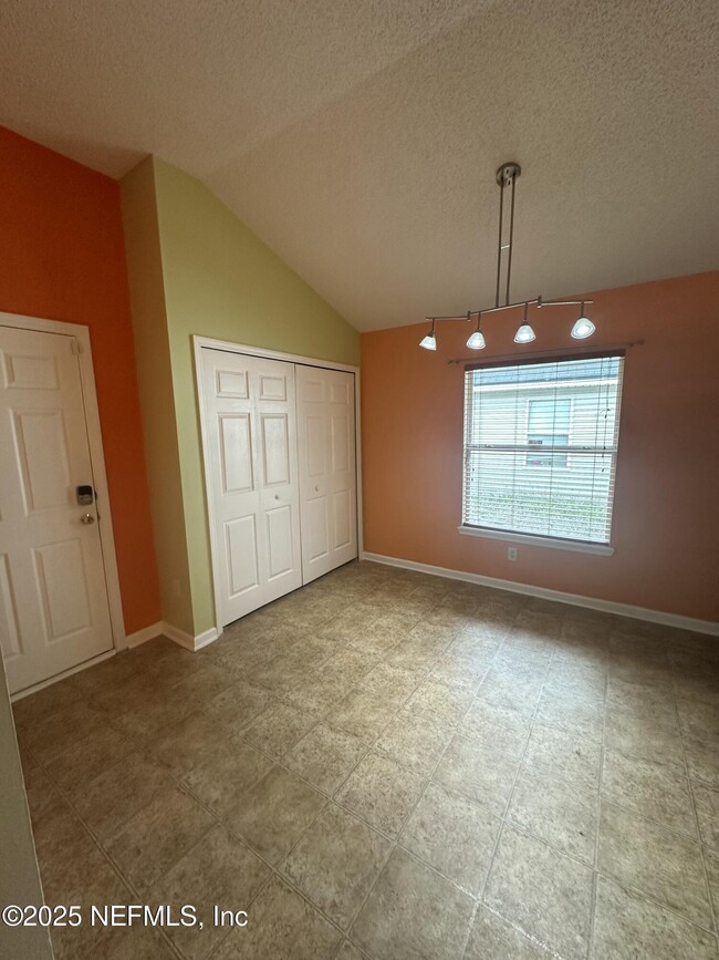 Building Photo - 8452 Stelling Dr S