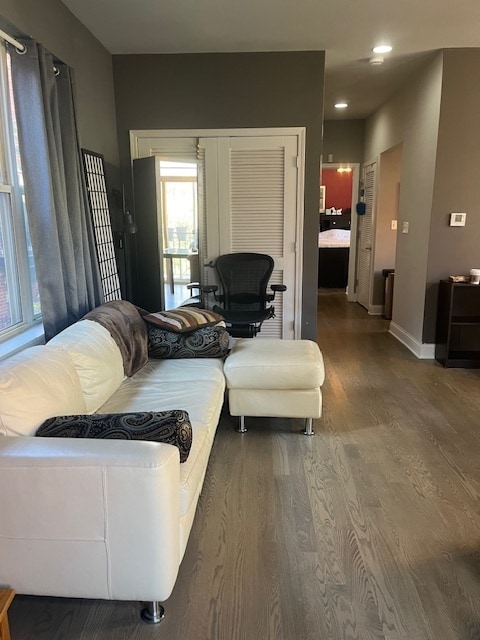 Family Room - 757 W Eastman St