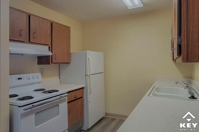 Cocina - Centennial Towers - 55+ Affordable Community