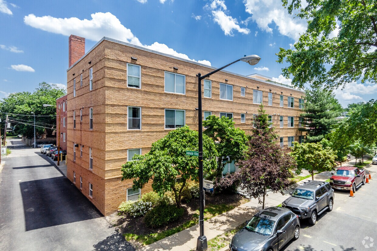 Primary Photo - 420 16th St SE