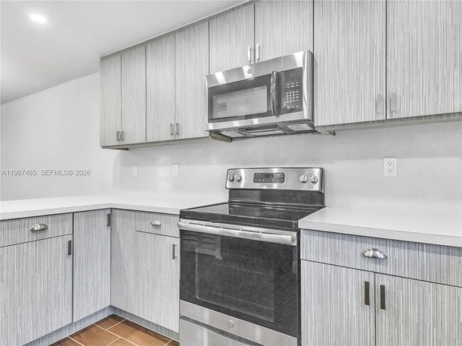Building Photo - 6505 SW 113th Pl