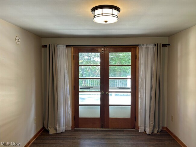 Foto del edificio - 4384 Parkdale Ave NW
