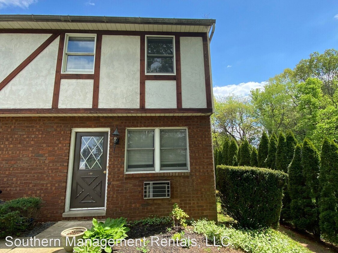 2 br, 1.5 bath House 109 Keymar Dr House Rental in York, PA