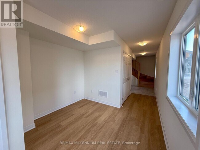 Building Photo - 11 GUNNEL Rd