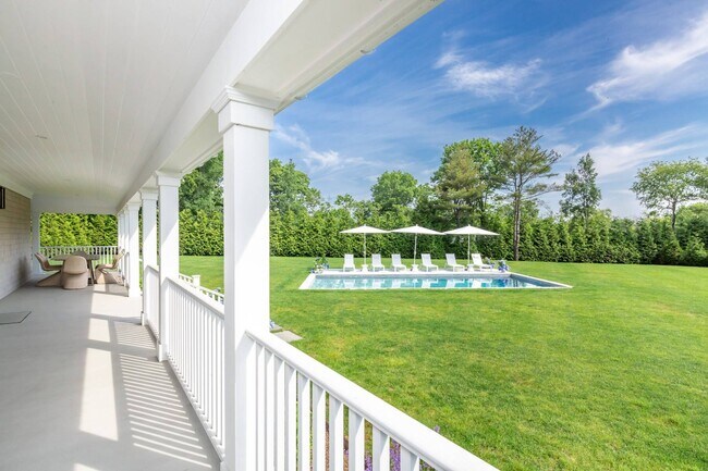 Building Photo - 10 Little Cobb Rd