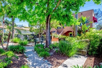 Building Photo - 3034 E Vista St