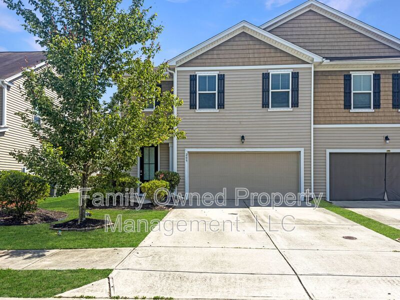 Foto principal - 205 Cypress Marsh Rd