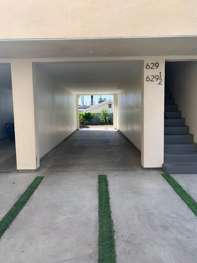 Foto del edificio - 629 N Normandie Ave