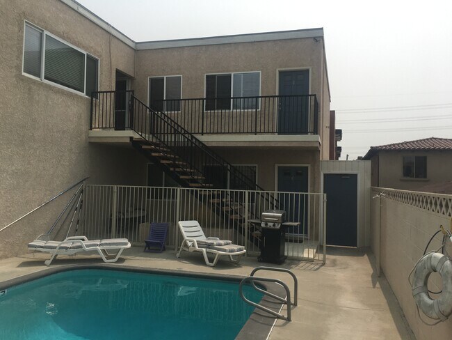 Foto del edificio - 2622 Vanderbilt Ln