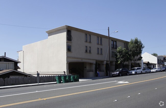 Building Photo - 2037 S Coast Hwy