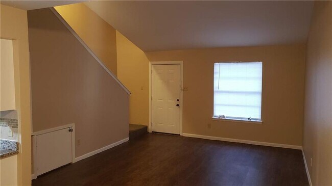 Building Photo - 5729 Crestmore Dr