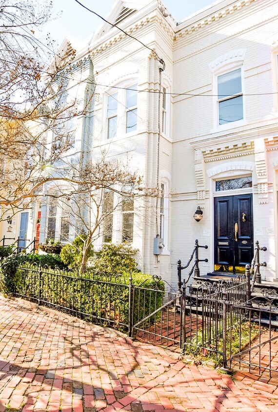 230 N Saint Asaph St, Alexandria, VA 22314 Townhome Rentals in Alexandria VA