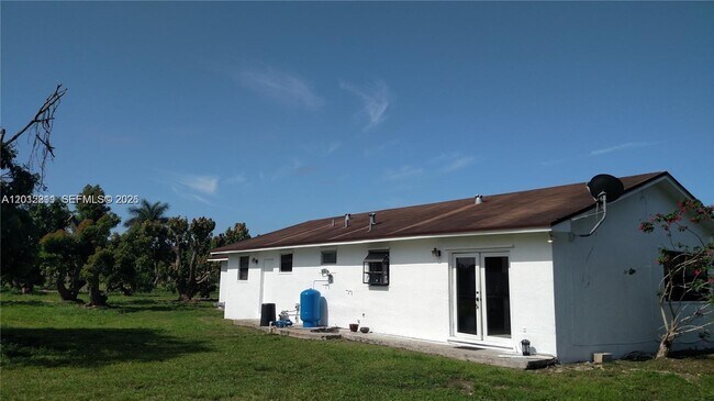 Foto del edificio - 19600 SW 256th St