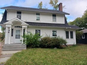 Building Photo - 2631 Knapp St