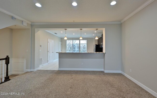 Building Photo - 4320 Ellipse Dr