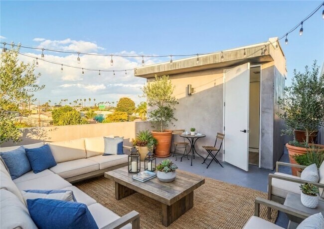 Foto del edificio - 1702 Redondo Blvd