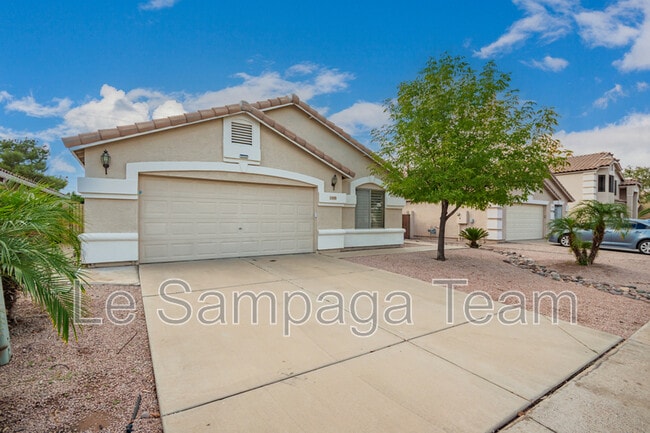 Building Photo - 1448 N Saddle St