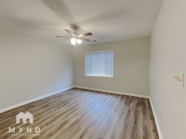 Building Photo - 1824 Whitehead Dr